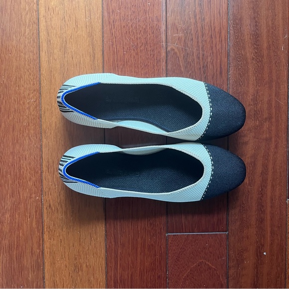 Comfy Rothy’s “The Square” Flats - Picture 2 of 4